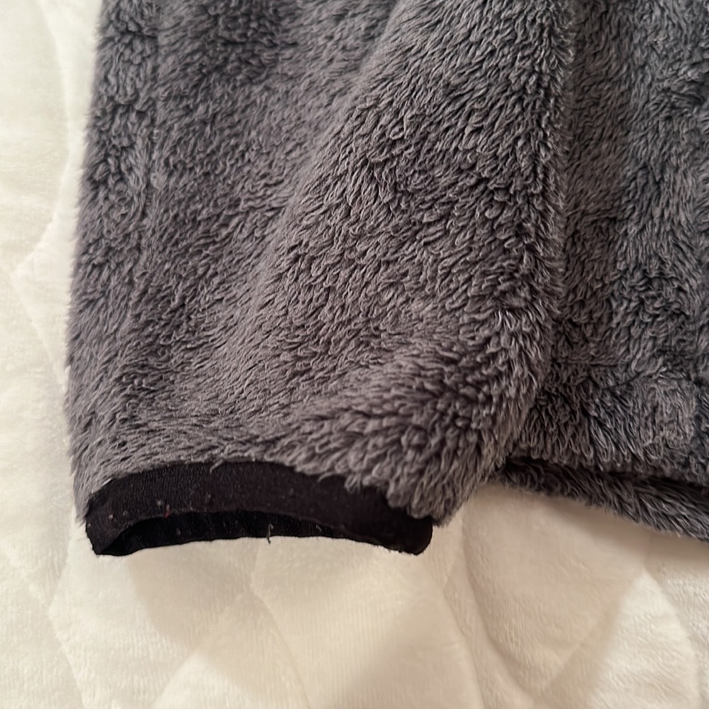The North Face Women’s Osito Faux Fur Mock Neck Jacket Charcoal Gray Size Small - Picture 6 of 16